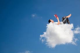  poner por las nubes