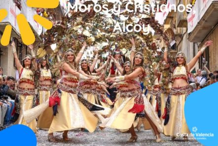 De Oslo a Alcoy: 40 noruegos viven los Moros y Cristianos en primera persona